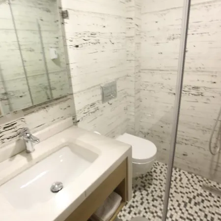 Alpin Llogara Otel Dukat