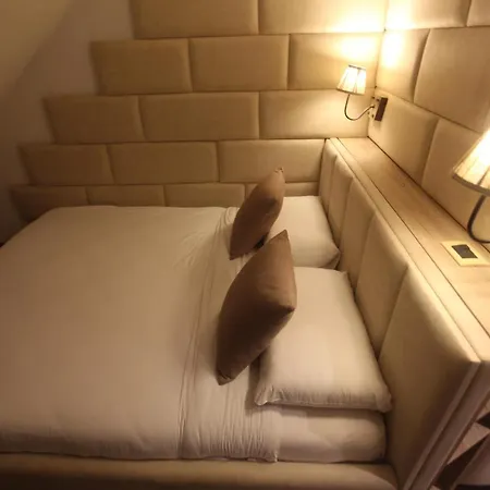 מלון Alpin Llogara 4*