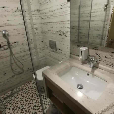 Alpin Llogara 4* Dukat