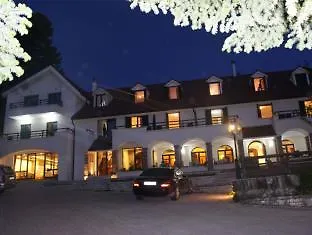 Alpin Llogara מלון