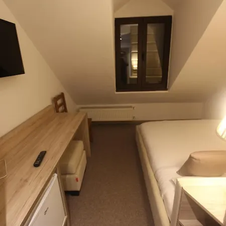 Alpin Llogara Szálloda 4*